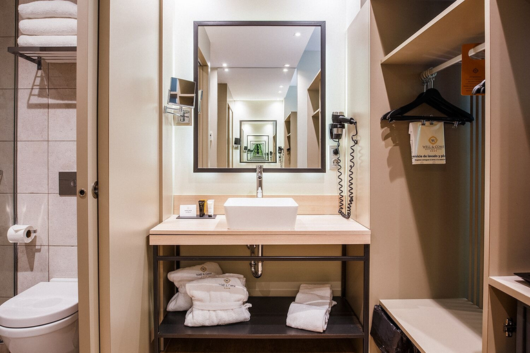 Bathroom 5, Hotel Well and Come Barcelona, Barcelona