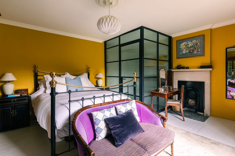 Room 4, Lavish Farmhouse With Lake Gardens Pool Table, Somerset