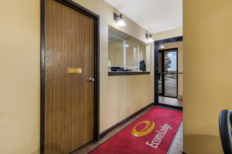Public Area 2, Econo Lodge Inn & Suites Yankton, Yankton