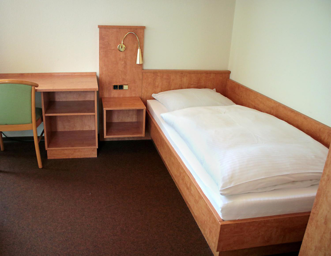 Others 4, Hotel zur Post, Esslingen