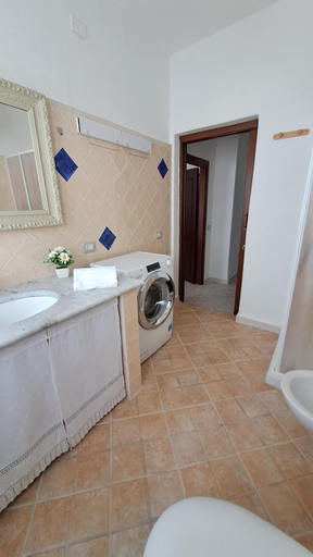 Bathroom 2, La tappa del vignaiolo B&B, Nuoro