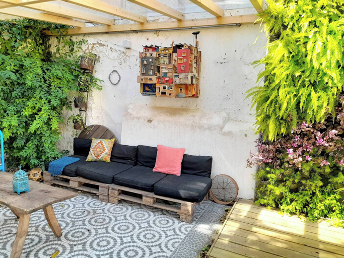 Terrace/patio 5, Charming Mouraria Apartment With Private Terrace in Lisbon, Lisbon
