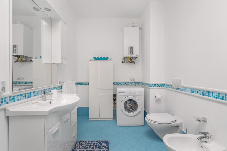 Bathroom 3, Villetta Cala Rossa, Palermo