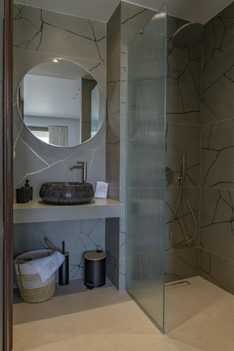 2, Luxurious Villa Selestine - With Private Pool, Crete