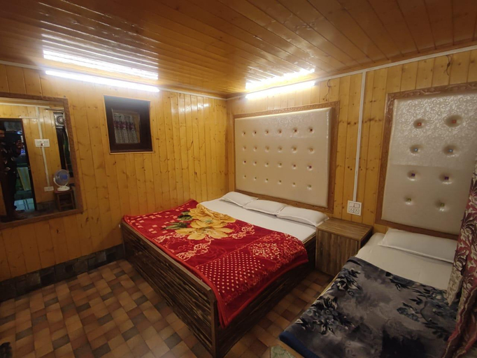 Bedroom 3, HOTEL MOMIN, Srinagar