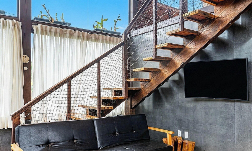 Living area 4, 3BR Duplex w/ BBQ & Garage Near Beach Emb686, Bombinhas