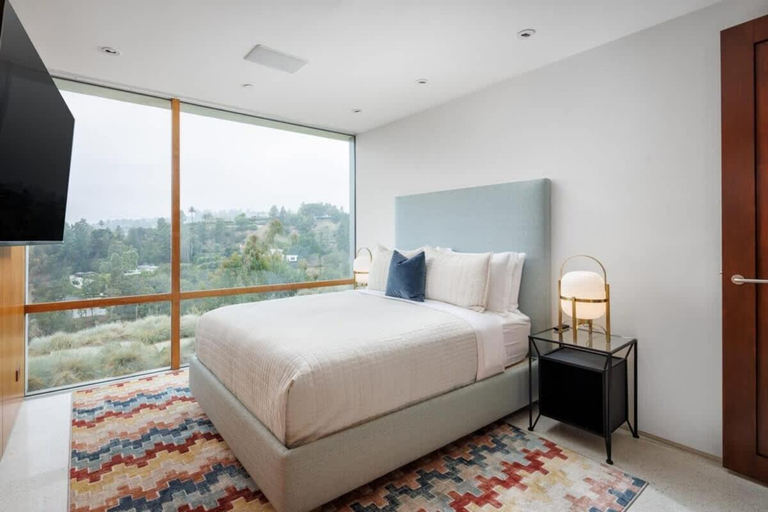 Others 2, Vue Modern, Los Angeles