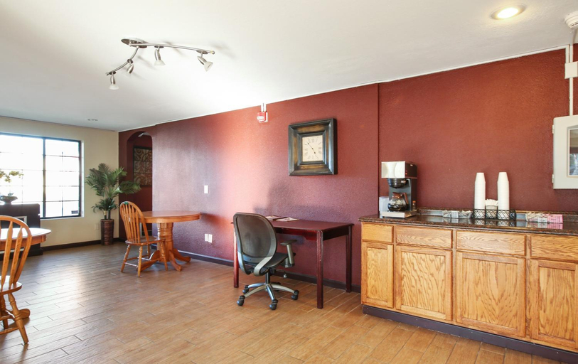 Food & Drinks 5, Red Roof Inn Lompoc, Santa Barbara