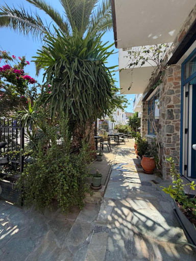 Others 5, Foinikas Studios, South Aegean