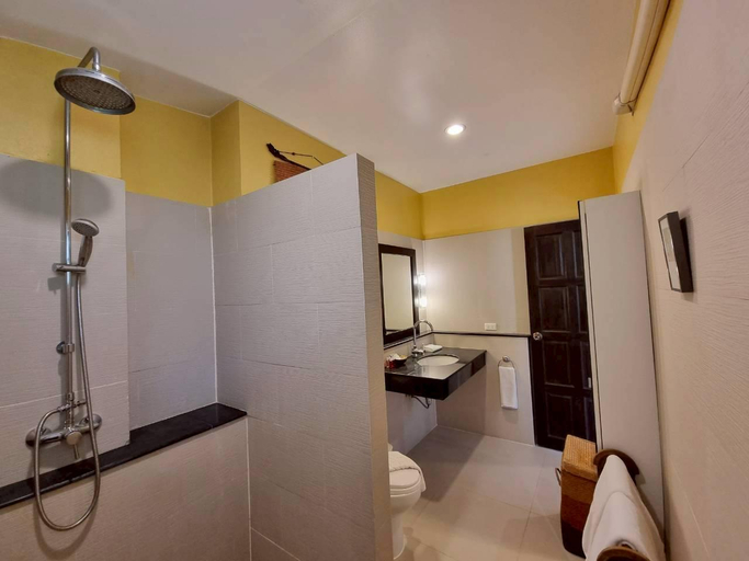 Bathroom 3, Baan Lompai, Mueang Krabi