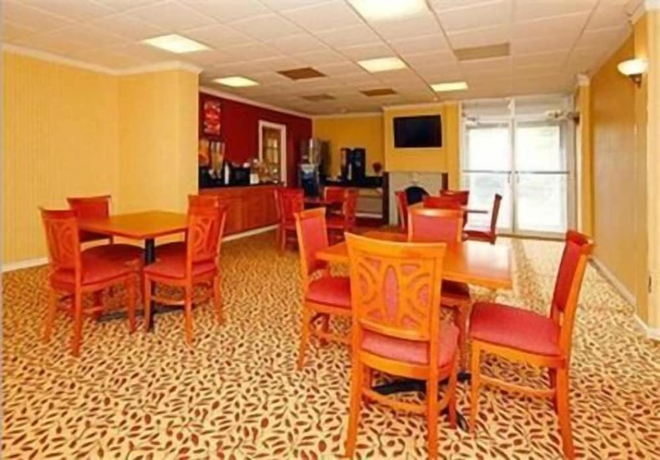 Food & Drinks, Super 8 by Wyndham Monticello NY, Sullivan