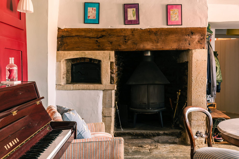 Room 2, Lavish Farmhouse With Lake Gardens Pool Table, Somerset