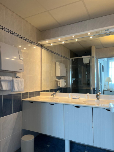 Bathroom 3, Hôtel de la Mer, Vendée