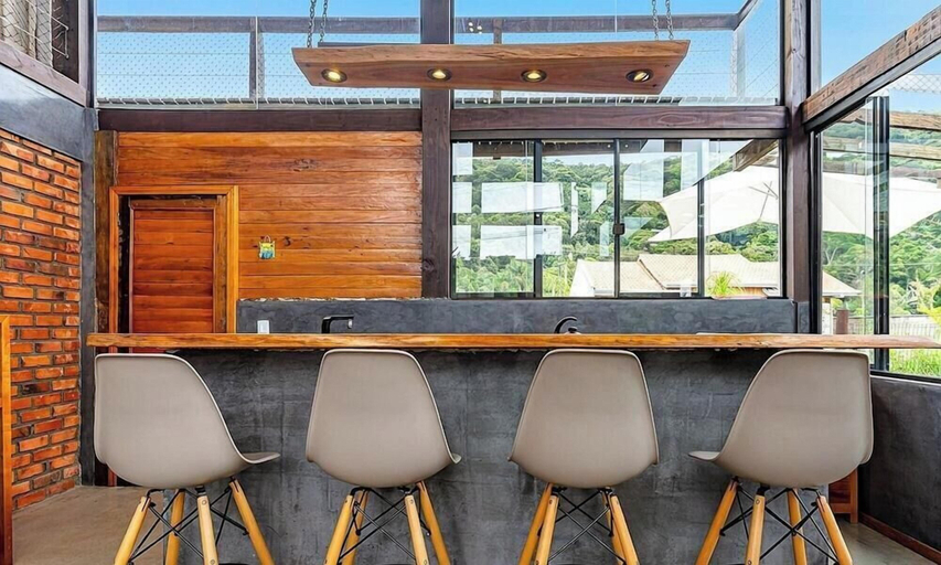 Interior, 3BR Duplex w/ BBQ & Garage Near Beach Emb686, Bombinhas