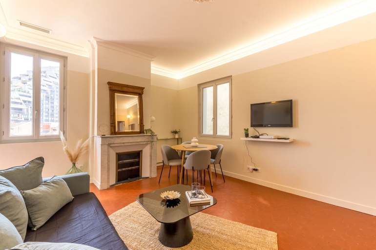 Room 5, Suite Com die - Premi re Conciergerie, Hérault