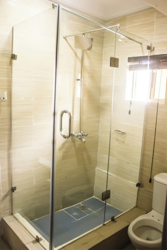 Bathroom 4, Oragon Hotel and Suites, Ikeja