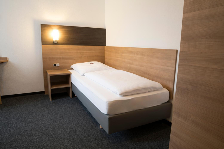 Bedroom 3, Hotel zur Post, Esslingen
