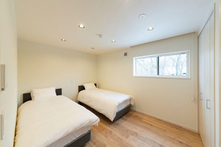 Bedroom 3, Black Crane Chalet, Hakuba