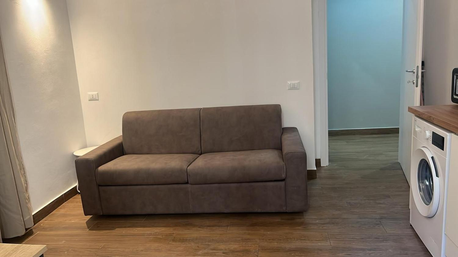 2, Guesthouse Station Apartment, La Spezia