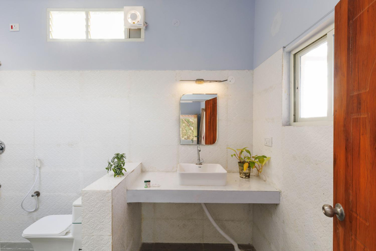 Bathroom 4, Lakeside ParadisePrivate Pool3 CottagesLawn, Krishnagiri