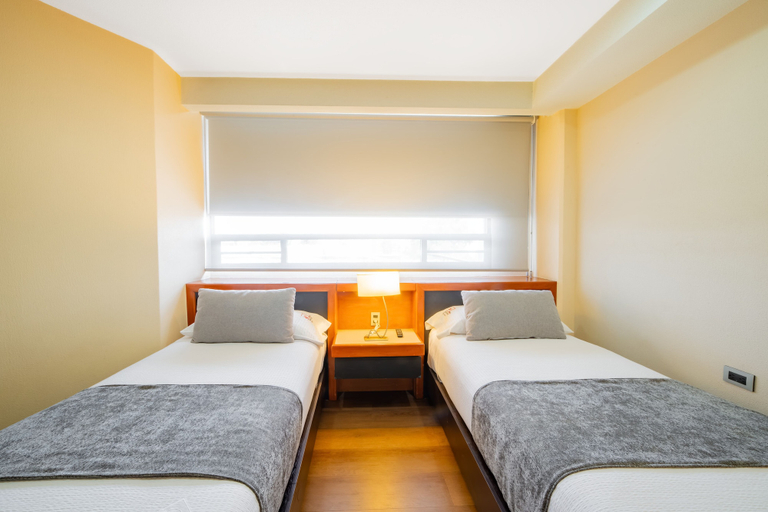 Bedroom 2, Hotel Abastos Plaza, Mexico City