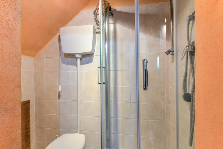 Bathroom 3, Agriturismo Amandolo, Livorno
