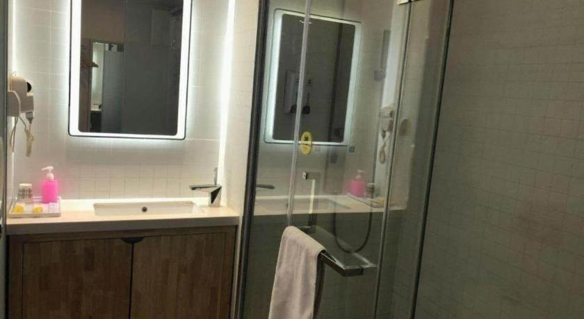 Bathroom 4, 7 Days Inn·Langfang Railway Station, Langfang