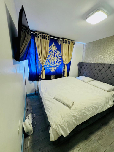 Bedroom 2, Unique private rooms (1), Bolton