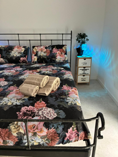 Bedroom 4, 33 Joy Dreams, Verona