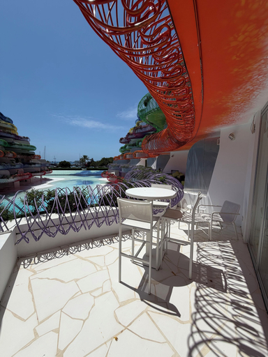 Others 5, Las Boas Palace, Baleares
