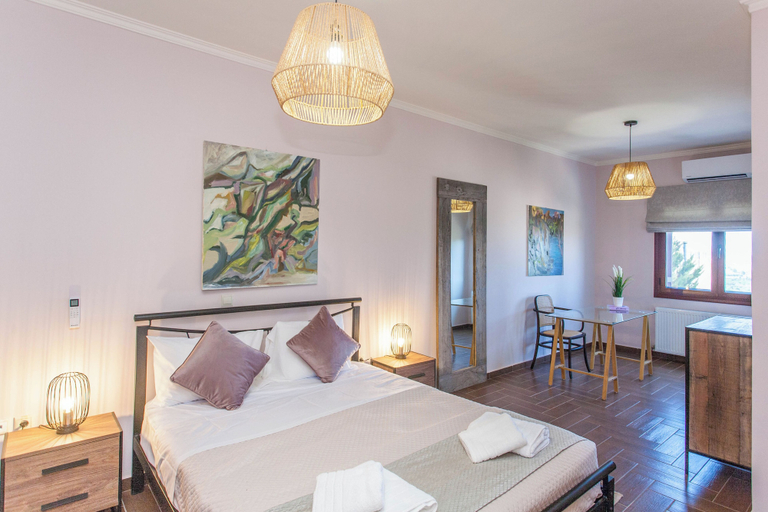 Room 5, Sounds Of Mountain, Crete