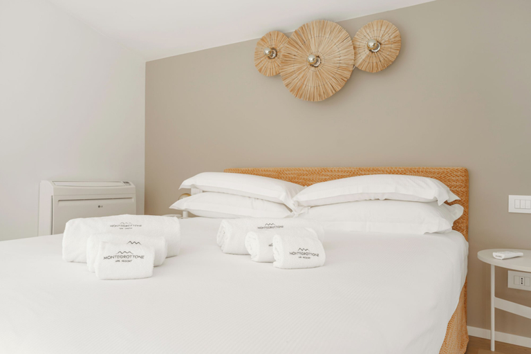 Bedroom 3, Montegrottone Nature Retreat, Bari