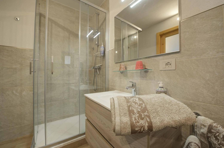 Bathroom 2, Il Pellegrino, Aosta