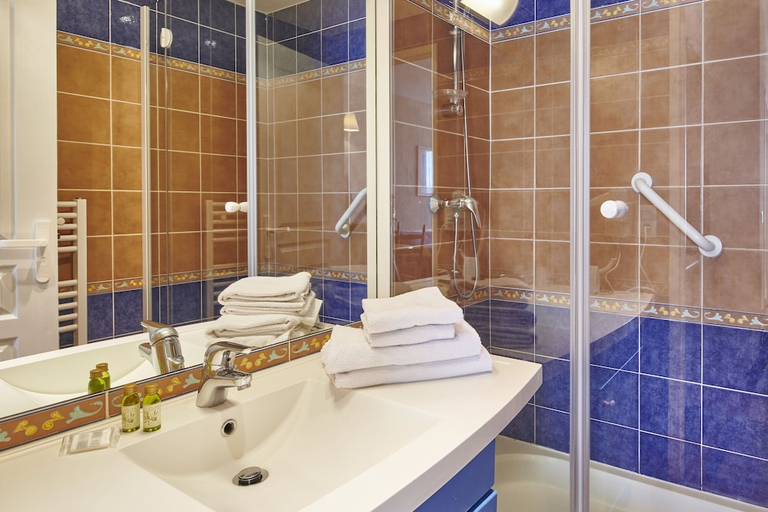 Bathroom 3, RESIDENCE VACANCES BLEUES LE GRAND LARGE, Pyrénées-Atlantiques