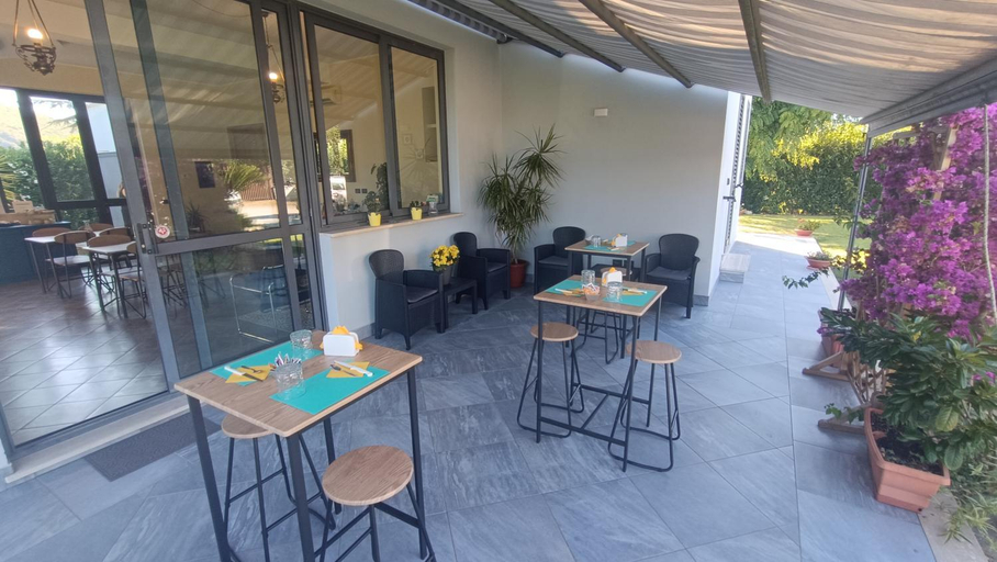 Food & Drinks, La Flacca Rooms, Latina