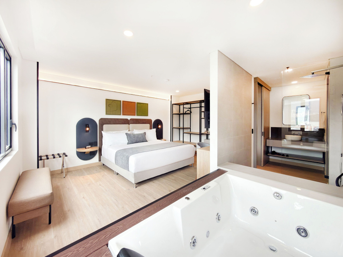 Room 5, Blues Suites Laureles, Medellín