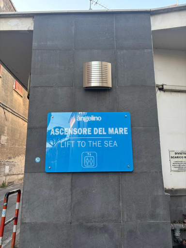 Exterior & Views, Riflesso d'azzurro, Napoli