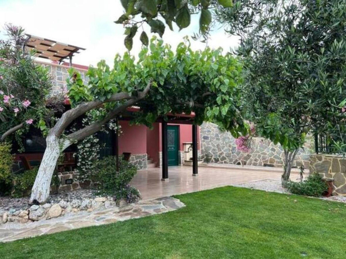3, Villa Smaro with private pool, Crete