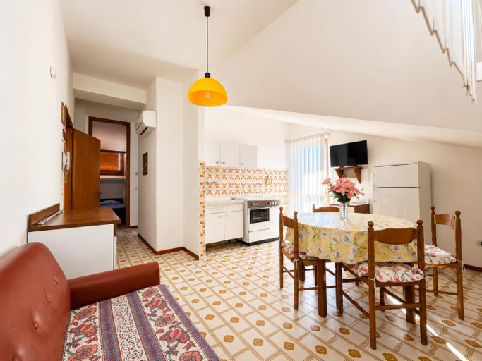 Others 5, Villa Loris, Udine