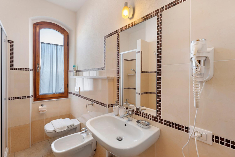 Bathroom 3, Nurache, Nuoro
