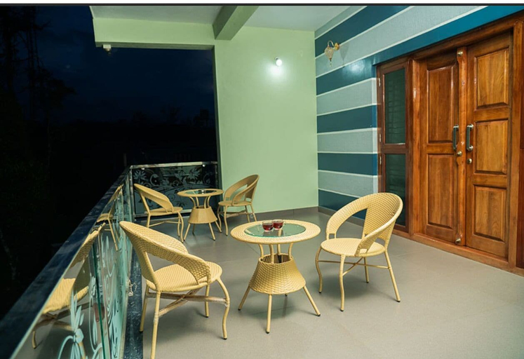 Outdoor dining 5, Wooden Pearl Homestay, Kodagu