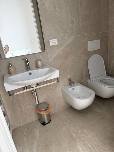 Bathroom 3, Trigliano, La Spezia
