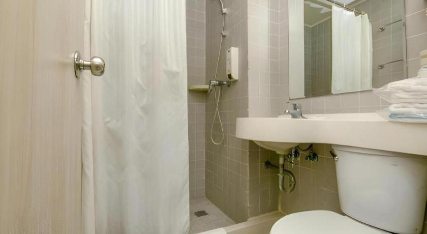 Bathroom 3, Jinjiang Inn Beijing Zhushikou Branch, Beijing