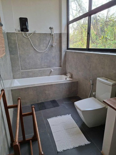 Bathroom 4, Wild Wadi wilpattu, Vanathavilluwa