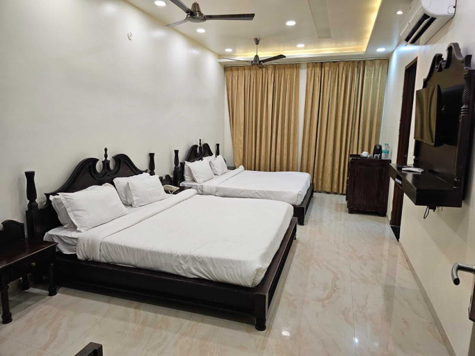 Room 4, Madhogarh, Jaipur