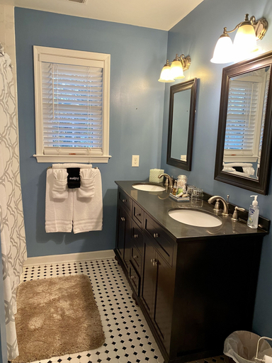 Bathroom, Inn at 605, Williamsburg
