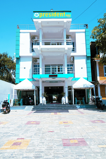 Exterior & Views