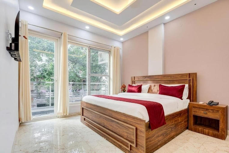 Room 5, THE DIVINE KRC HOTEL, Gautam Buddha Nagar