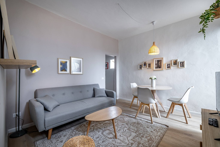 Living room 3, Ricasoli 61, Florence
