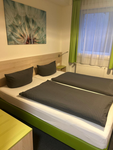 Bedroom 2, Burghotel Homberg, Schwalm-Eder-Kreis